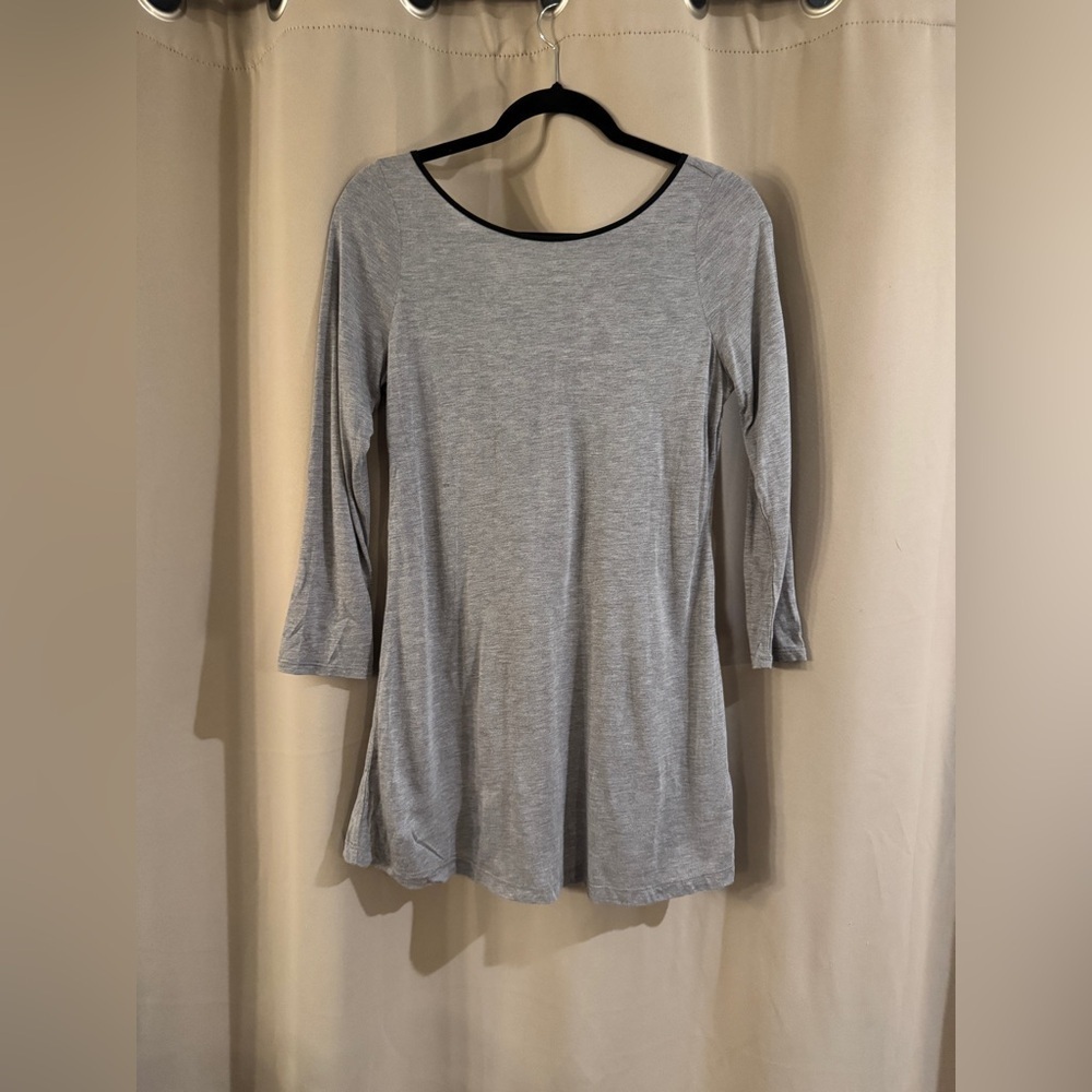 A Pea and Boo Maternity Gray Women's Top
